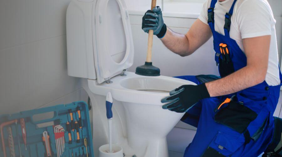 Expert burst pipe repair services in Alba, MI